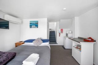 Lakeview Small Studio - 9