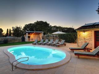 Beautiful Casa Silvano with swimming pool - Bale - 0