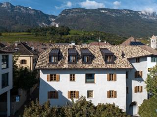 Schmitte am Sonnenwirtsplatz Eppan in South Tyrol - Appiano sulla Strada del Vino - 9