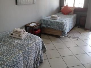 Grand Central Guesthouse - 2