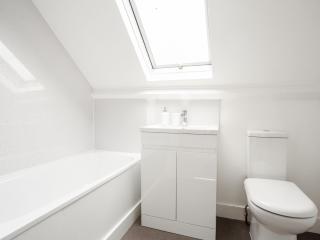 Large Modern Family Home Windsor - Windsor - 9