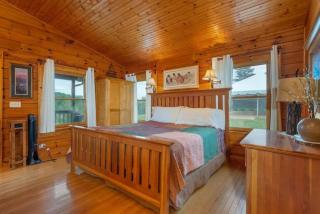Log Cabin Stunning Mountain Views on 12 Acres - 3