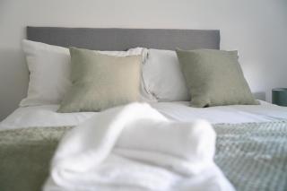 Deedes Apartment - Airdrie - 1