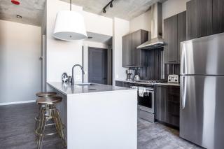 W Loop 1BR w Pool Gym nr Restaurant Row CHI-294 - 6