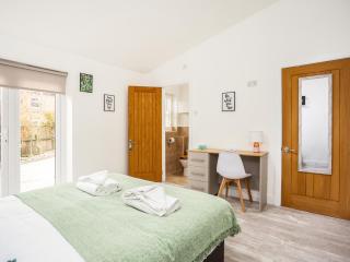 Outstanding 6 Sleeper - Great Location - Legoland - Windsor - 1