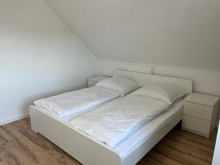 Premium Apartment 70qm 2 Zimmer Küche, Balkon, Smart TV, WiFi - Aalen - 8