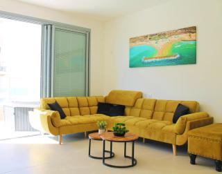 Beach Suite Israel- Private Jacuzzi, Beach View, Gym, Low Fee For Off-Site Indoor Pool & Spa ביץ סוייט ישראל- ג'קוזי פרטי עם נוף ים, אפשרות לבריכה מקורה וספא בתשלום ממש מוזל - Ashkelon - 8