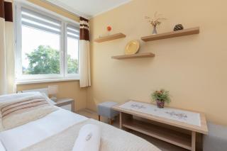 Spacious Family Apartment in Gdańsk by Noclegi Renters - Gdańsk - 1