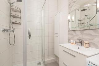 Spacious Family Apartment in Gdańsk by Noclegi Renters - Gdańsk - 3