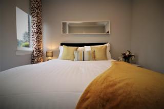 Signature - Greenlees Clubhouse 3 Bed - 4