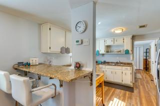 Pet-Friendly Pensacola Home with Patio and Yard! - Pensacola - 3