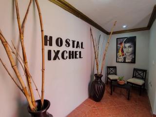 Hostal Ixchel - WiFi, Hot Water, AC, in Valladolid Downtown - Valladolid - 0