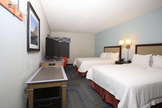Hampton Inn Bordentown - 2