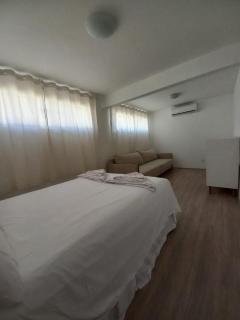 Suíte privativa na Barra da Tijuca proxima à praia - 0