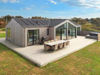 8 person holiday home in Hjørring-By Traum - 0