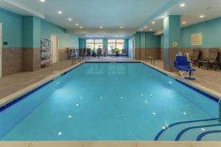 Hampton Inn & Suites Burlington - Burlington - 4