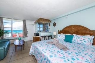 Direct Oceanfront Private Balcony Tiki King bed - Daytona Beach - 7