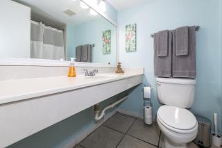 Direct Oceanfront Private Balcony Tiki King bed - Daytona Beach - 2