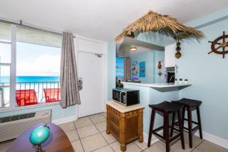 Direct Oceanfront Private Balcony Tiki King bed - Daytona Beach - 6