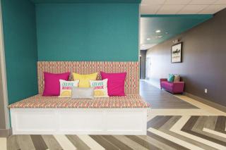 Hampton Inn Mustang - Mustang - 7