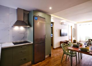 Leo Home- bright & centric 3 bedrooms apartment with private parking inside - 2