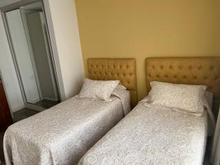 Alucinante departamento en La Perla 3 ambientes con aire acondicionado y calefacción central - 1