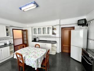 Classic Tranquil Madeiran 4-Bedroom Villa Funchal - Funchal - 3