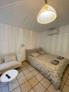 Studio climatisé neuf centre-ville - Nîmes - 3
