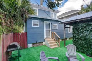 Historic Home With Vintage Charm In Springfield - 3