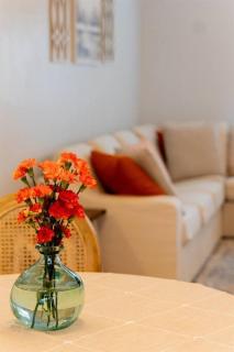 Tropical Backyard Paradise, Hot Tub, Fenced yard - 3