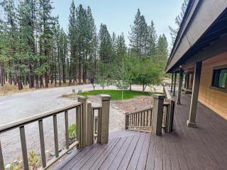 Family Haven in Graeagle CA w/King Bed Suite - Graeagle - 2
