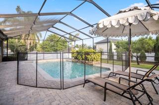 Elegant Home with Pool, Office, Theater, and Fence - Lakeland - 7