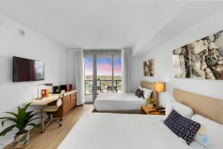 Upper studio with Balcony,Pool and Gym, Near Beach - Hallandale Beach - 9