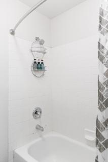 1900 Sqft House 5beds,3bath With heated Pool,spa,bbq - 0