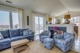 Holden Beach House with Boat Dock Steps to Beach! - Holden Beach - 5