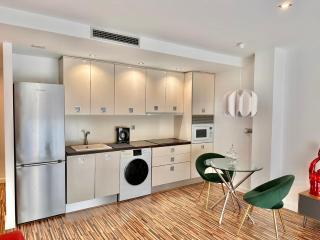 Apartamento céntrico con plaza de garaje y piscina - 8