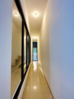 4-Bedroom Home in South Jakarta Nuansa Swadarma Residence by Le Ciel Hospitality - Jakarta - 2
