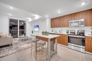 Exclusive Condo in Downtown Miami With Pool Views and Free Parking - Miami - 0