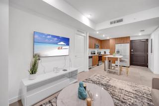 Exclusive Condo in Downtown Miami With Pool Views and Free Parking - Miami - 1