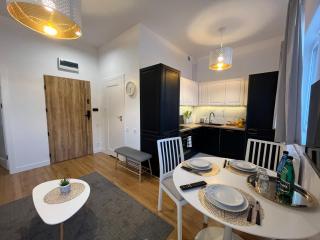 R HOUSE - brand new apartments with patio and garage - 9