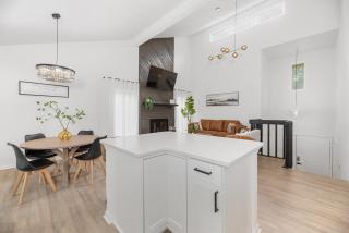 Beautiful 6 bed 3 bath home in quiet neighborhood - 4