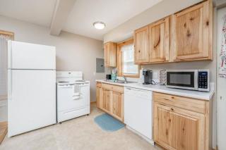 Cozy 1 Bed 1 Bath Home with Garage and Fenced Yard - Wichita - 1