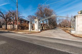 2 Bed 1 Bath Property in College Hill with Garage - Wichita - 9