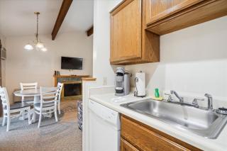 Cedarbrook Queen Suite 202 - Killington - 4