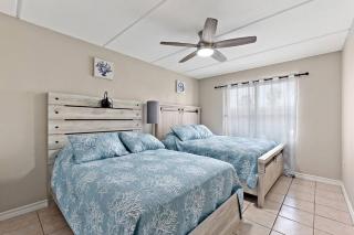 2 Bed 1 Bath Condo By Beach & Entertainment - 1