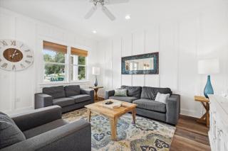 Crystal Gem With Pool And Beach Chair Setup - Destin - 3