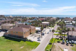 Luxury 3 Bed 2 Bath 1st Floor Condo Near Beach - South Padre Island - 9