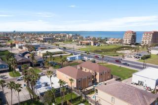 Luxury 3 Bed 2 Bath 1st Floor Condo Near Beach - South Padre Island - 8