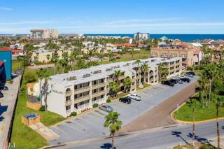 2 Bed 2 Bath Condo by Beach with Resort Pool - South Padre Island - 0