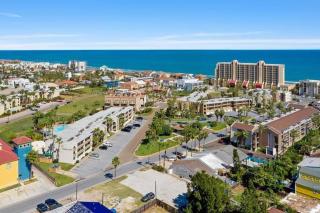 2 Bed 2 Bath Condo by Beach with Resort Pool - South Padre Island - 7